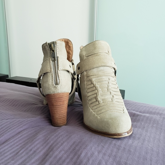 Seychelles Impossible Sand Suede Leather Ankle Booties - Picture 3 of 5